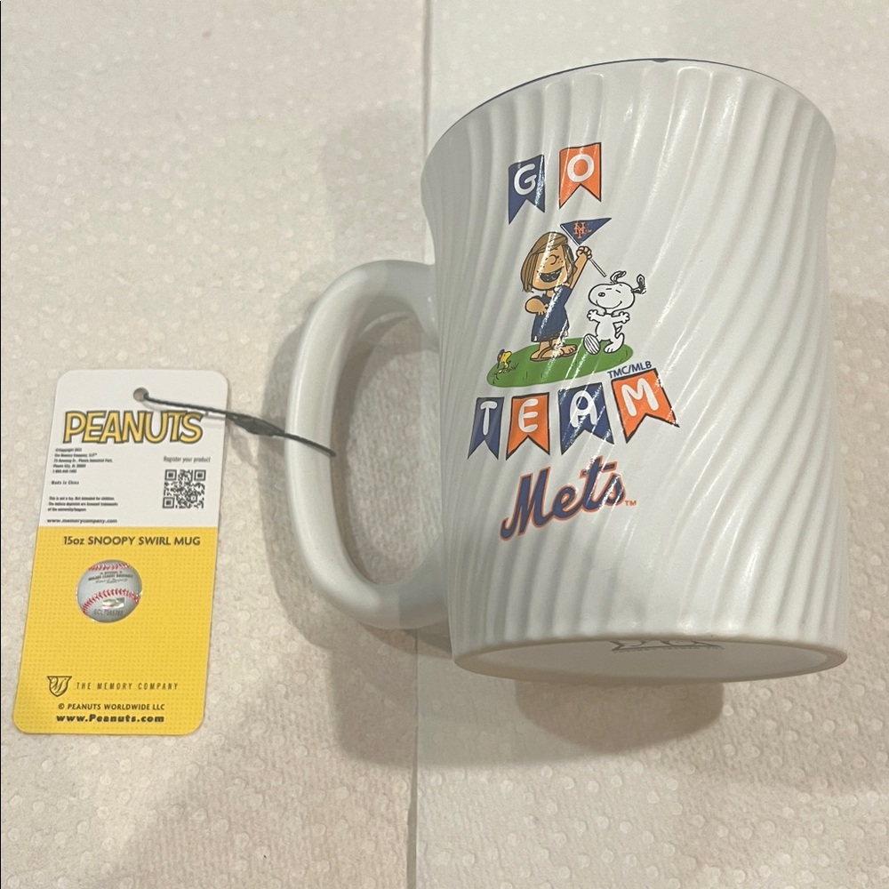 New York Mets 15oz Snoopy Swing Mug Peanuts White Swirl Mug - Picture 2 of 6